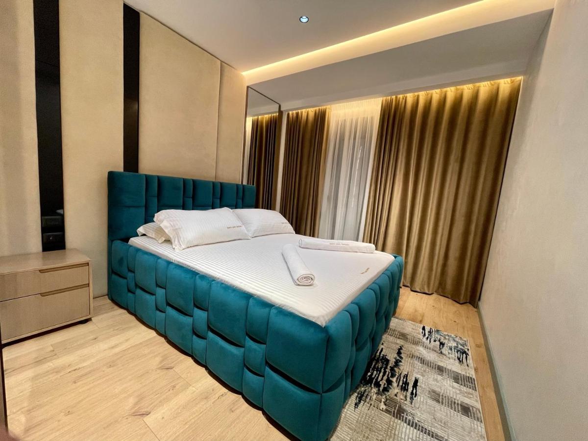 Queens Luxury Apartments Tiranë Ngoại thất bức ảnh