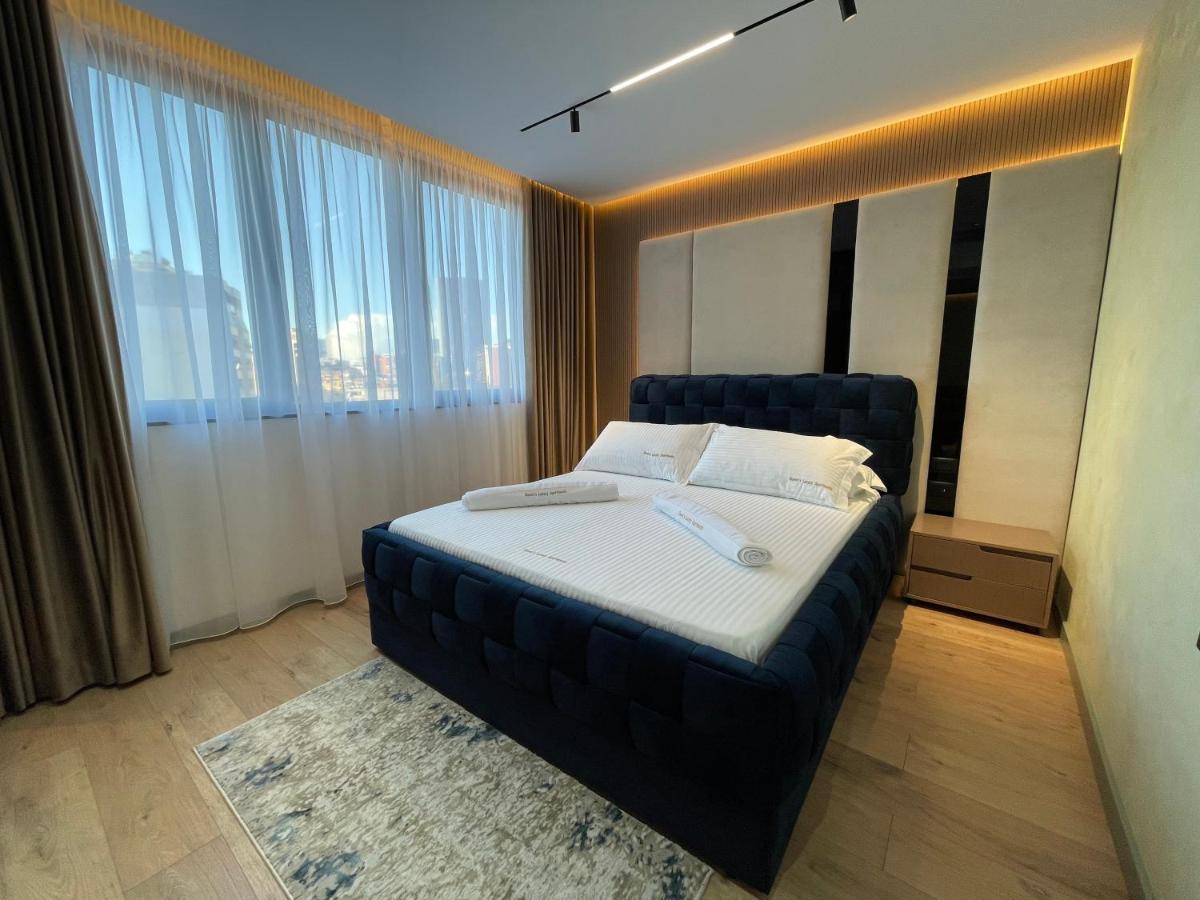 Queens Luxury Apartments Tiranë Ngoại thất bức ảnh