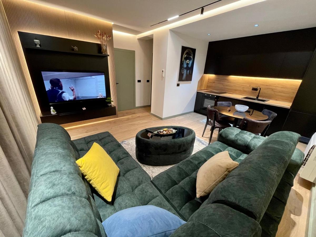 Queens Luxury Apartments Tiranë Ngoại thất bức ảnh