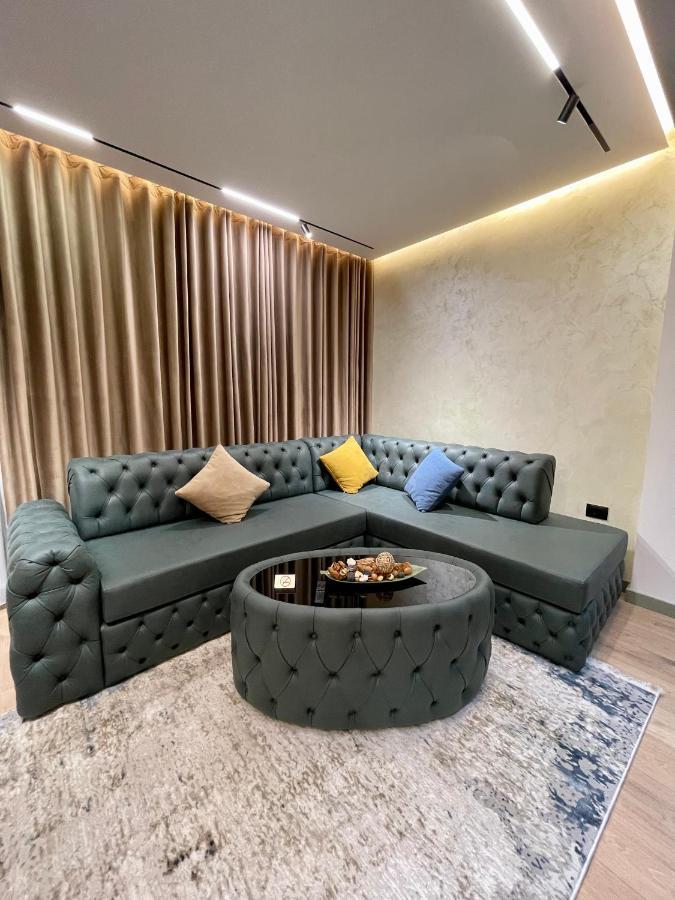Queens Luxury Apartments Tiranë Ngoại thất bức ảnh