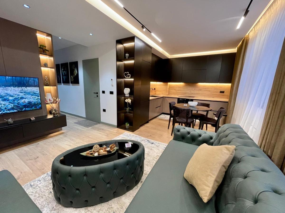 Queens Luxury Apartments Tiranë Ngoại thất bức ảnh