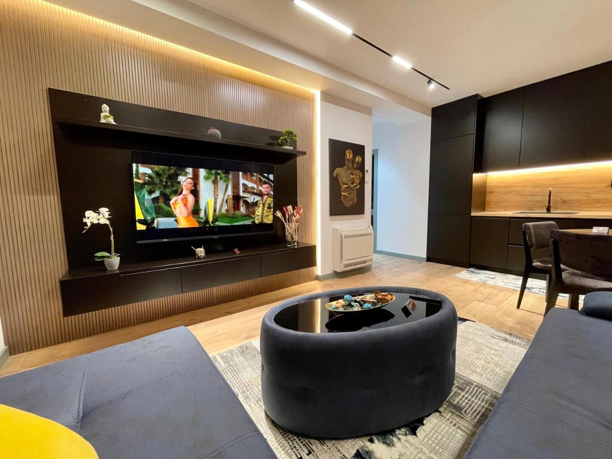 Queens Luxury Apartments Tiranë Ngoại thất bức ảnh