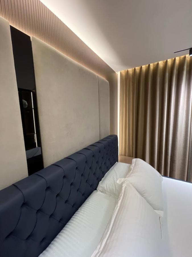 Queens Luxury Apartments Tiranë Ngoại thất bức ảnh