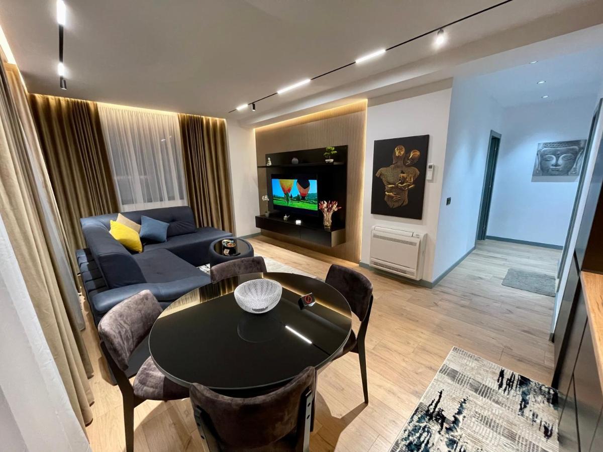 Queens Luxury Apartments Tiranë Ngoại thất bức ảnh