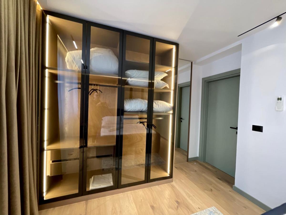 Queens Luxury Apartments Tiranë Ngoại thất bức ảnh