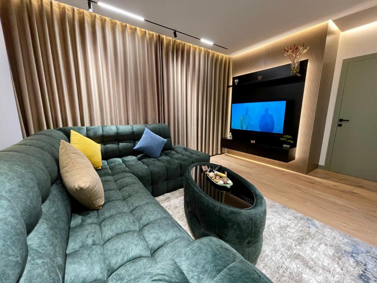 Queens Luxury Apartments Tiranë Ngoại thất bức ảnh