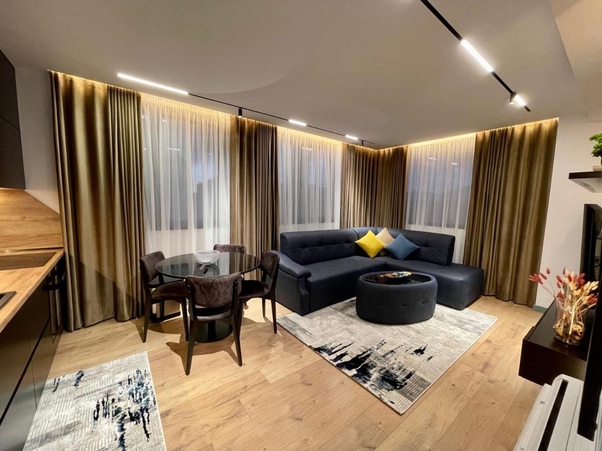 Queens Luxury Apartments Tiranë Ngoại thất bức ảnh