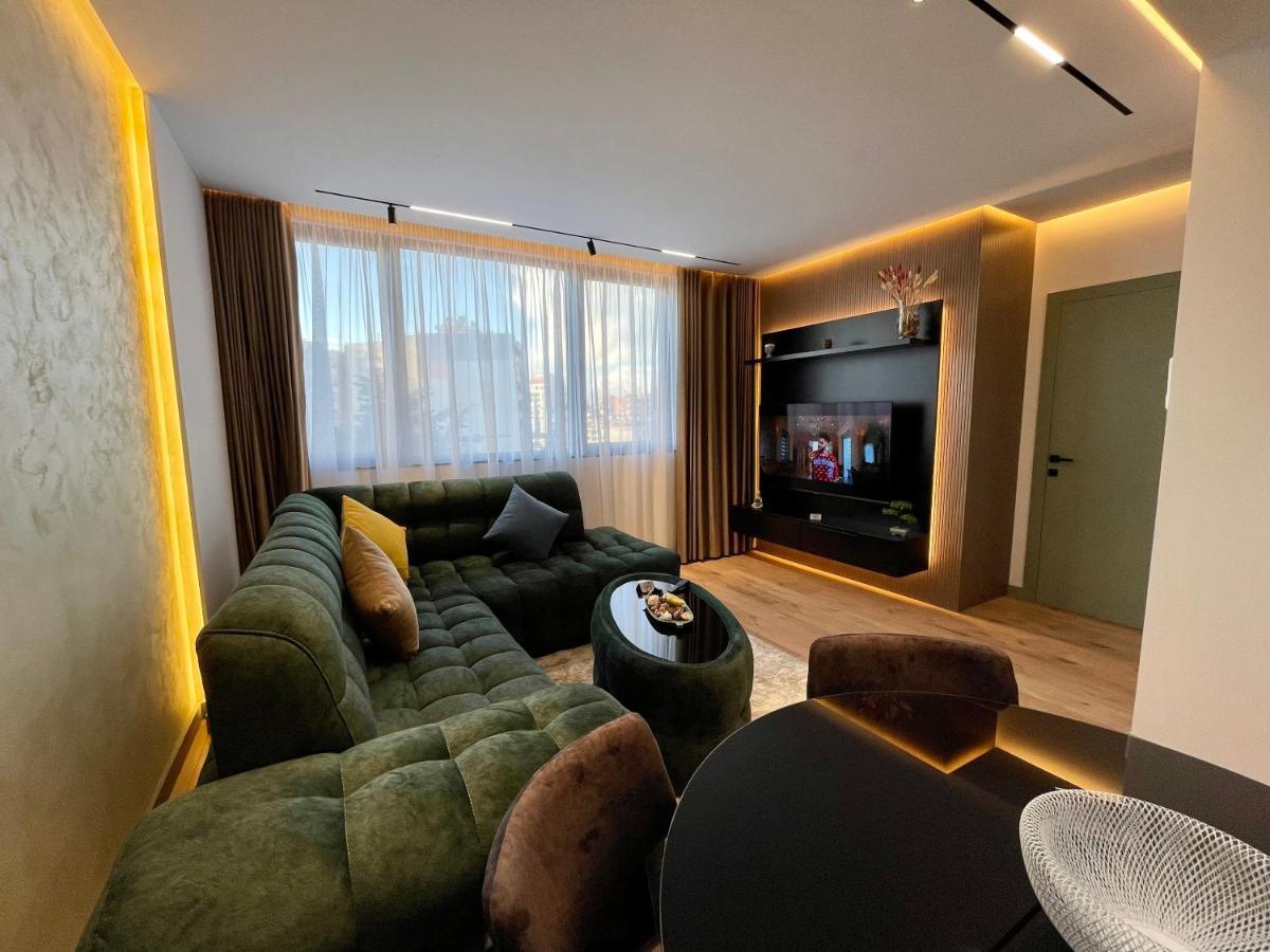 Queens Luxury Apartments Tiranë Ngoại thất bức ảnh