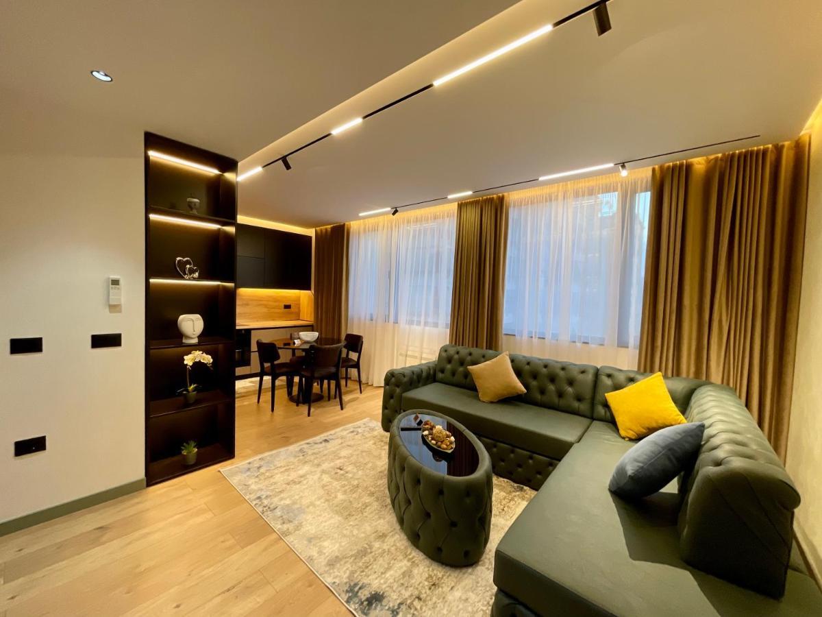 Queens Luxury Apartments Tiranë Ngoại thất bức ảnh
