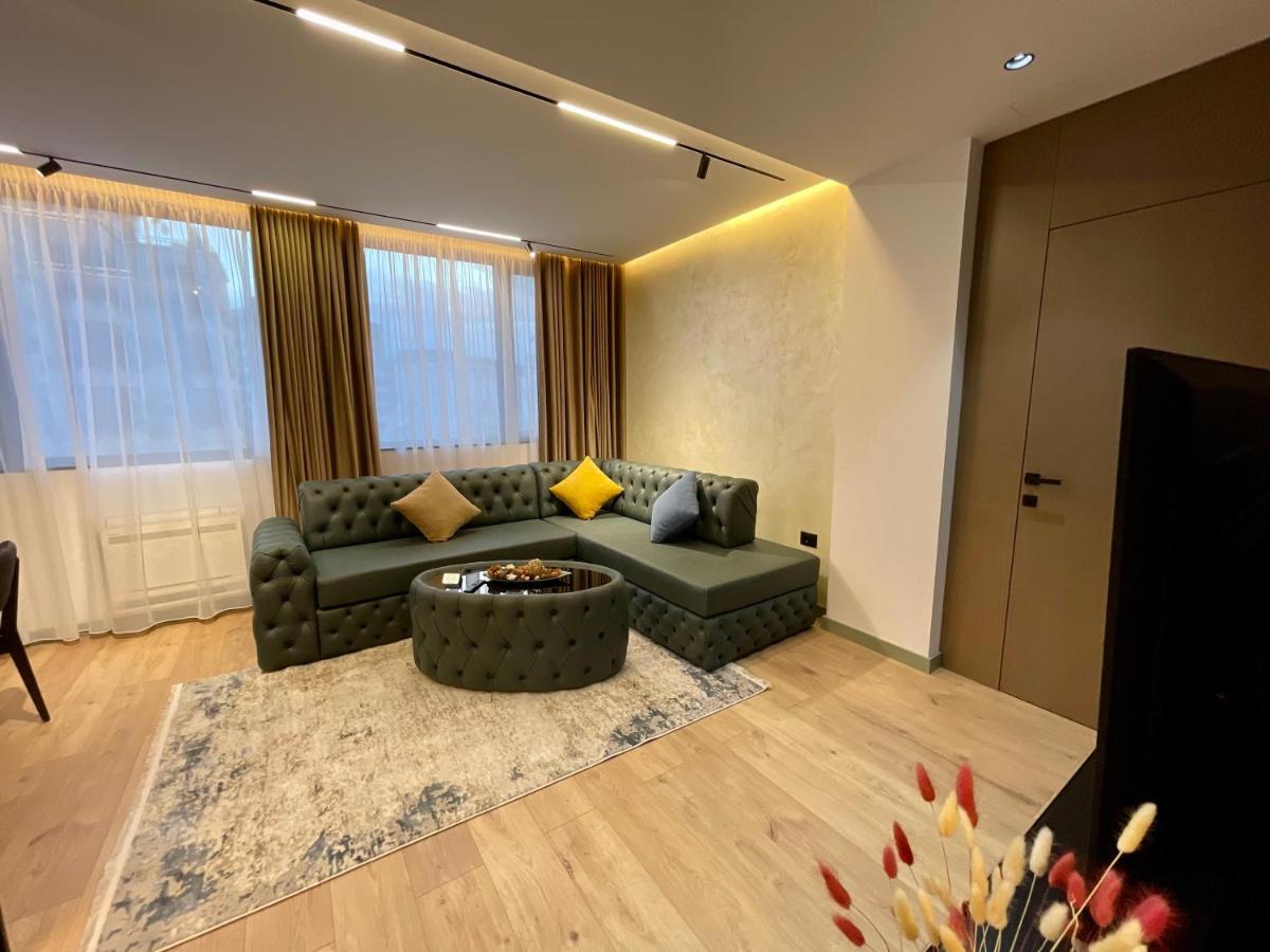 Queens Luxury Apartments Tiranë Ngoại thất bức ảnh