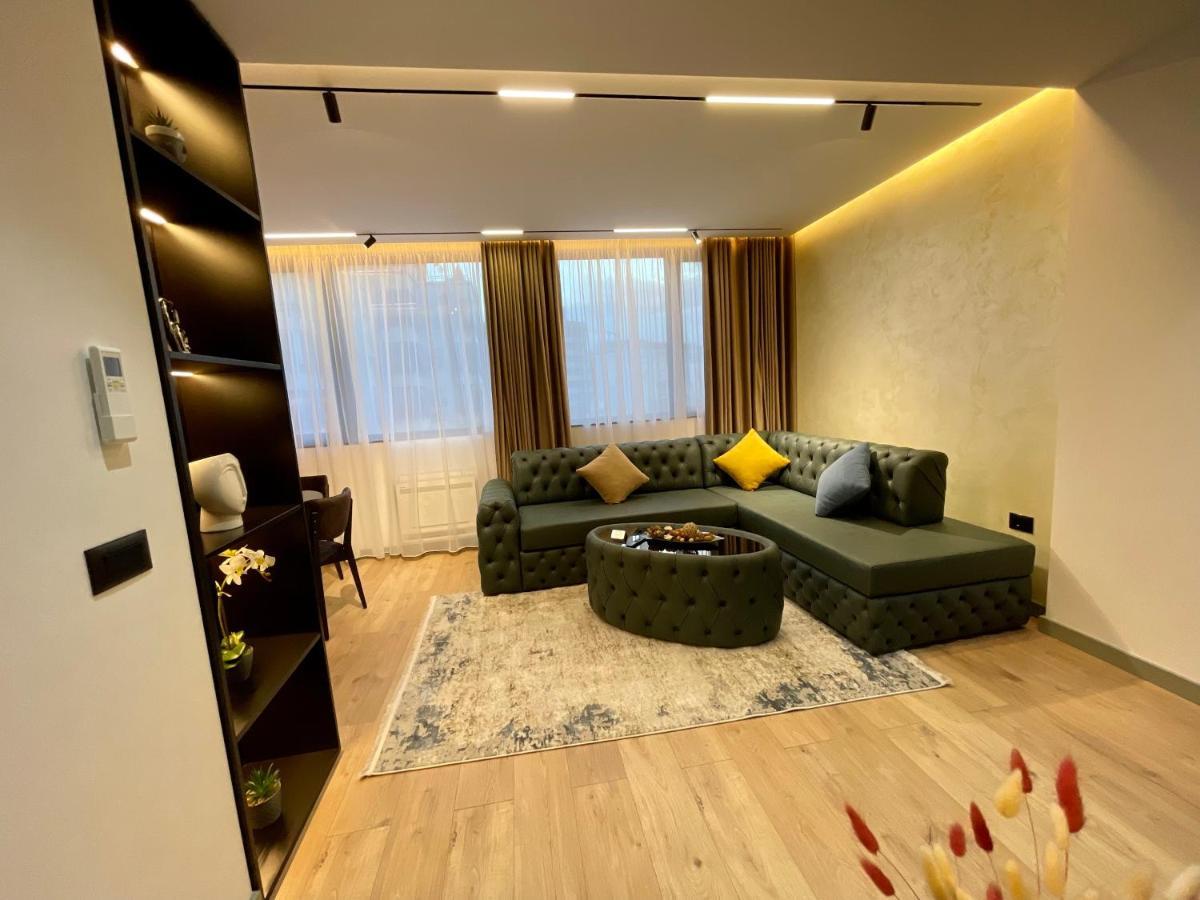 Queens Luxury Apartments Tiranë Ngoại thất bức ảnh