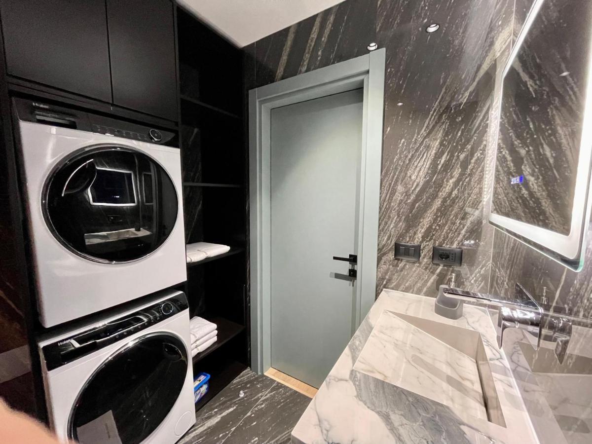 Queens Luxury Apartments Tiranë Ngoại thất bức ảnh