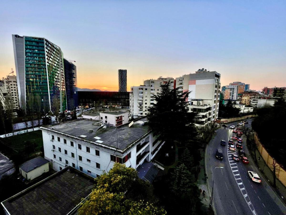 Queens Luxury Apartments Tiranë Ngoại thất bức ảnh